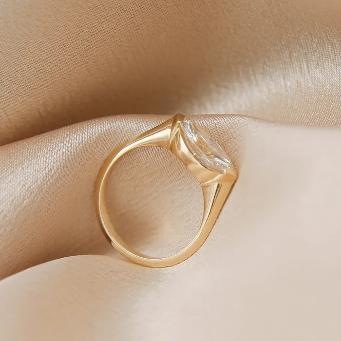 Molly Elongated Oval Engagement Ring Palacio for CIVAL Rings