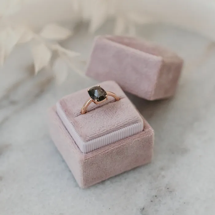 The Calisto 14k Yellow Size 75 Stone MOS49 Cinque Ring Box Custom Engraving 0 VENVS Rings The Calisto 14k Yellow Size 75 Stone MOS49 Cinque Ring Box Custom Engraving 0 VENVS Rings