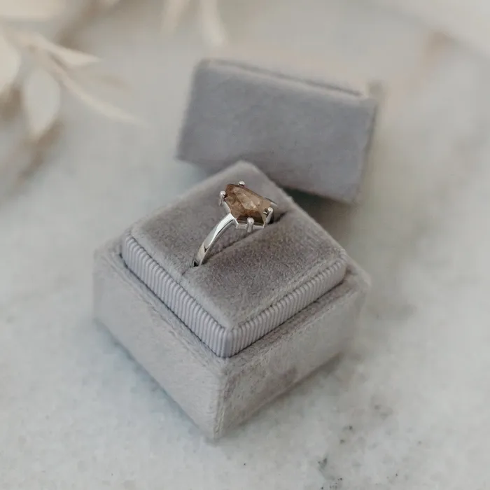 VENVS Rings The Jett Platinum White Size 75 Stone OV24 Rockies Ring Box Custom Engraving 0 VENVS Rings The Jett Platinum White Size 75 Stone OV24 Rockies Ring Box Custom Engraving 0